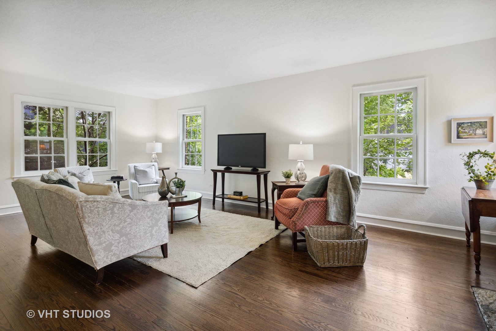 615 Riford Road Glen Ellyn, IL 60137 - Photo 5 of 33 a living room with furniture rug and window