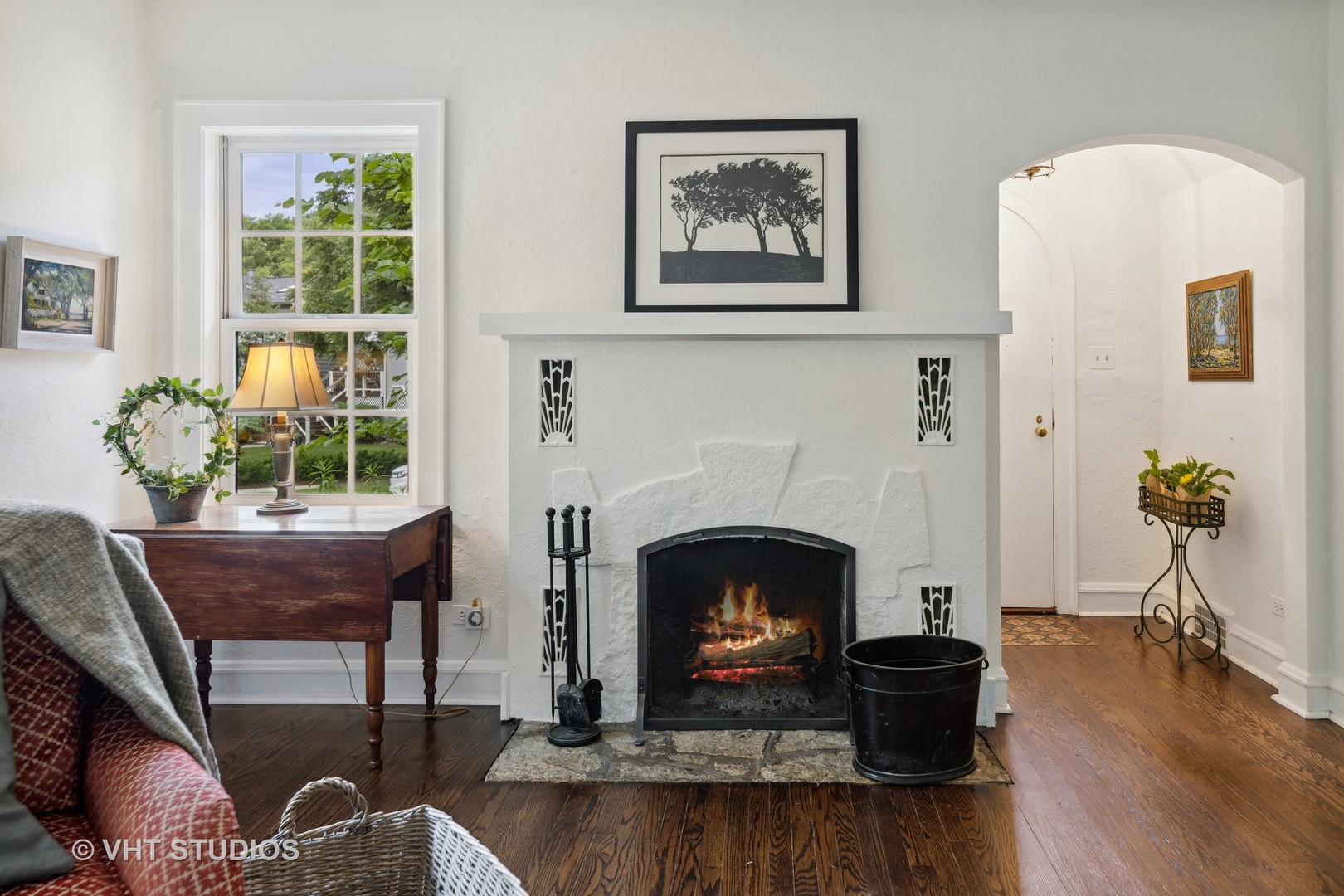 615 Riford Road Glen Ellyn, IL 60137 - Photo 7 of 33 a living room with furniture and a fireplace