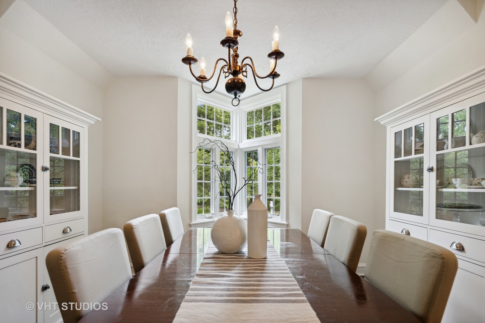 615 Riford Road Glen Ellyn, IL 60137 - Photo 9 of 33 a living room with furniture and a large window