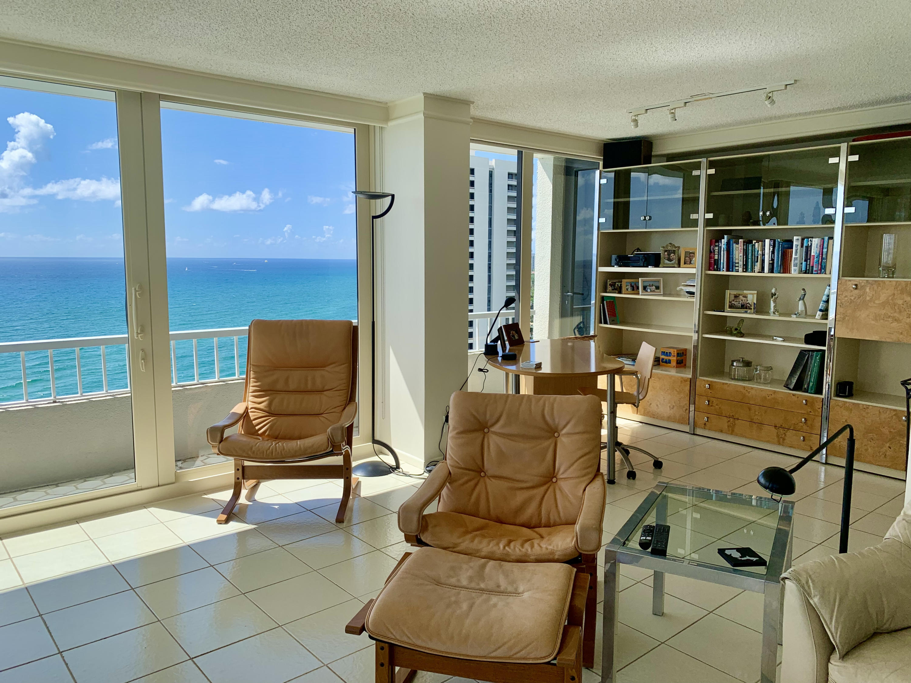 5540 North Ocean Drive, Unit PHA Riviera Beach, FL 33404 - Photo 8 of 42 IMG_6522