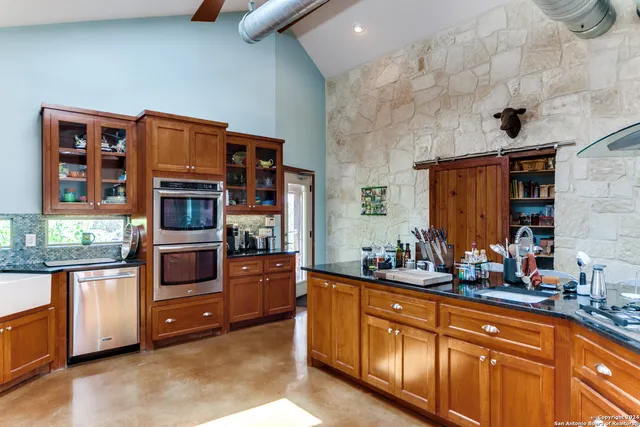 $1,220,000 | 180 Majestic Oaks Drive, Boerne, TX 78006