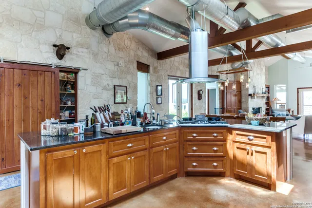 $1,220,000 | 180 Majestic Oaks Drive, Boerne, TX 78006
