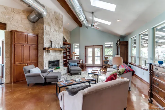 $1,220,000 | 180 Majestic Oaks Drive, Boerne, TX 78006