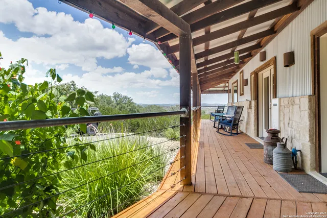 $1,220,000 | 180 Majestic Oaks Drive, Boerne, TX 78006