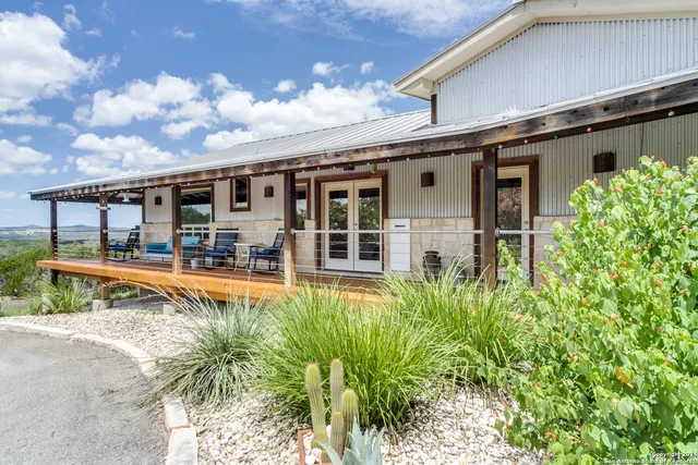 $1,220,000 | 180 Majestic Oaks Drive, Boerne, TX 78006