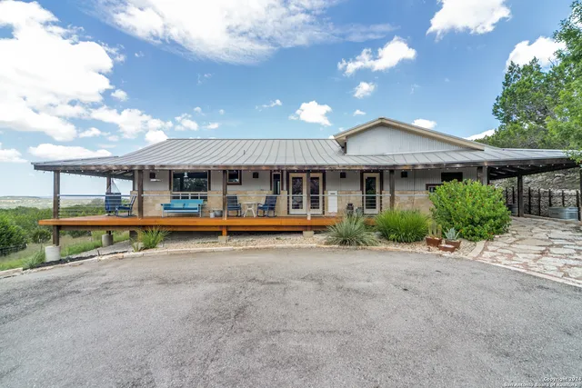 $1,220,000 | 180 Majestic Oaks Drive, Boerne, TX 78006