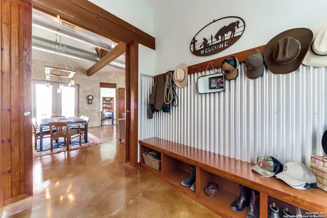 $1,220,000 | 180 Majestic Oaks Drive, Boerne, TX 78006