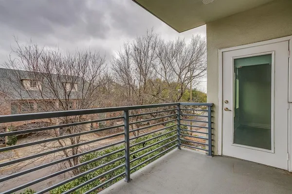 $2,600 | 4107 Bowser Avenue, Unit 207, Dallas, TX 75219