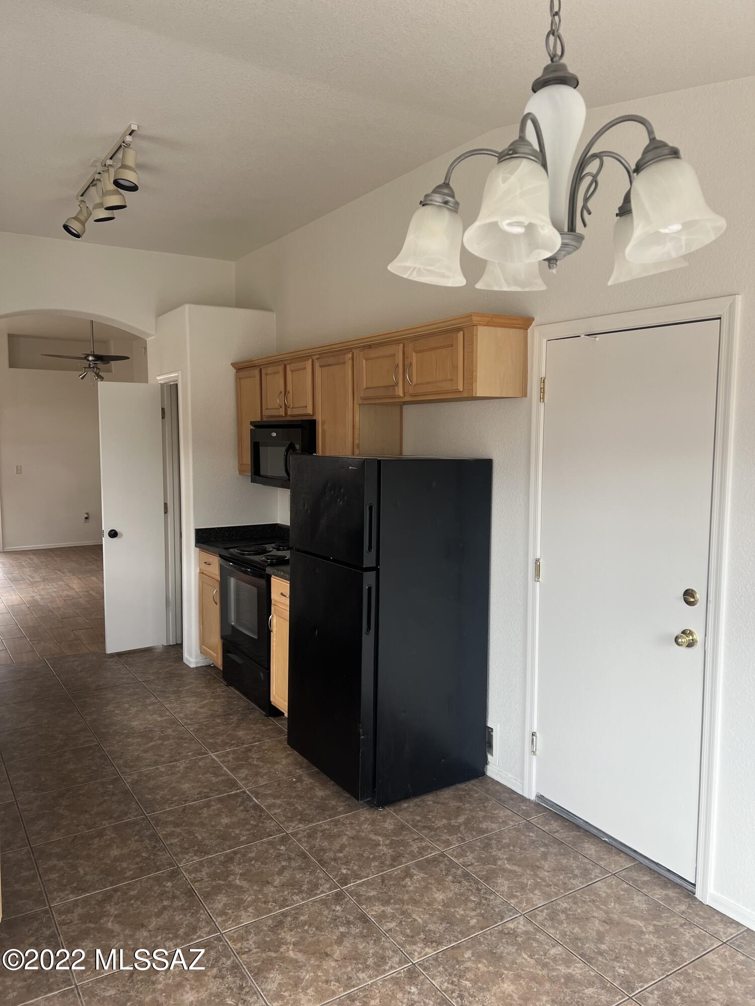 5924 South Avenida Ribero Tucson, AZ 85706 - Photo 6 of 27