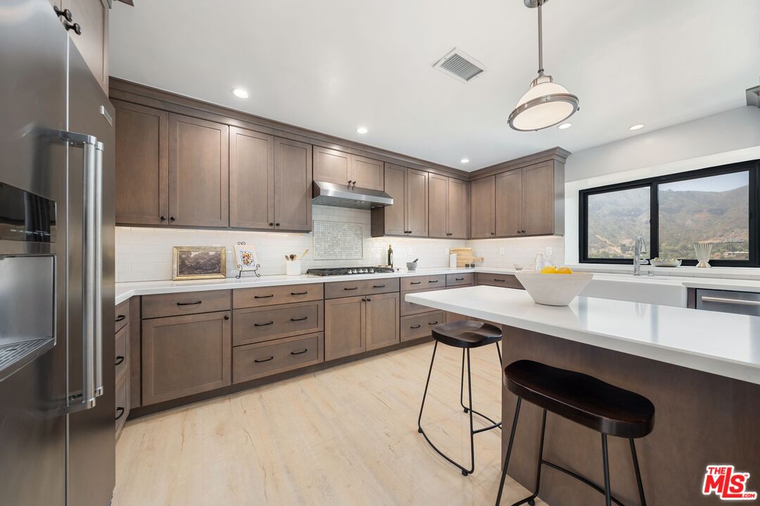 1663 Michael Lane Pacific Palisades, CA 90272 - Photo 7 of 45