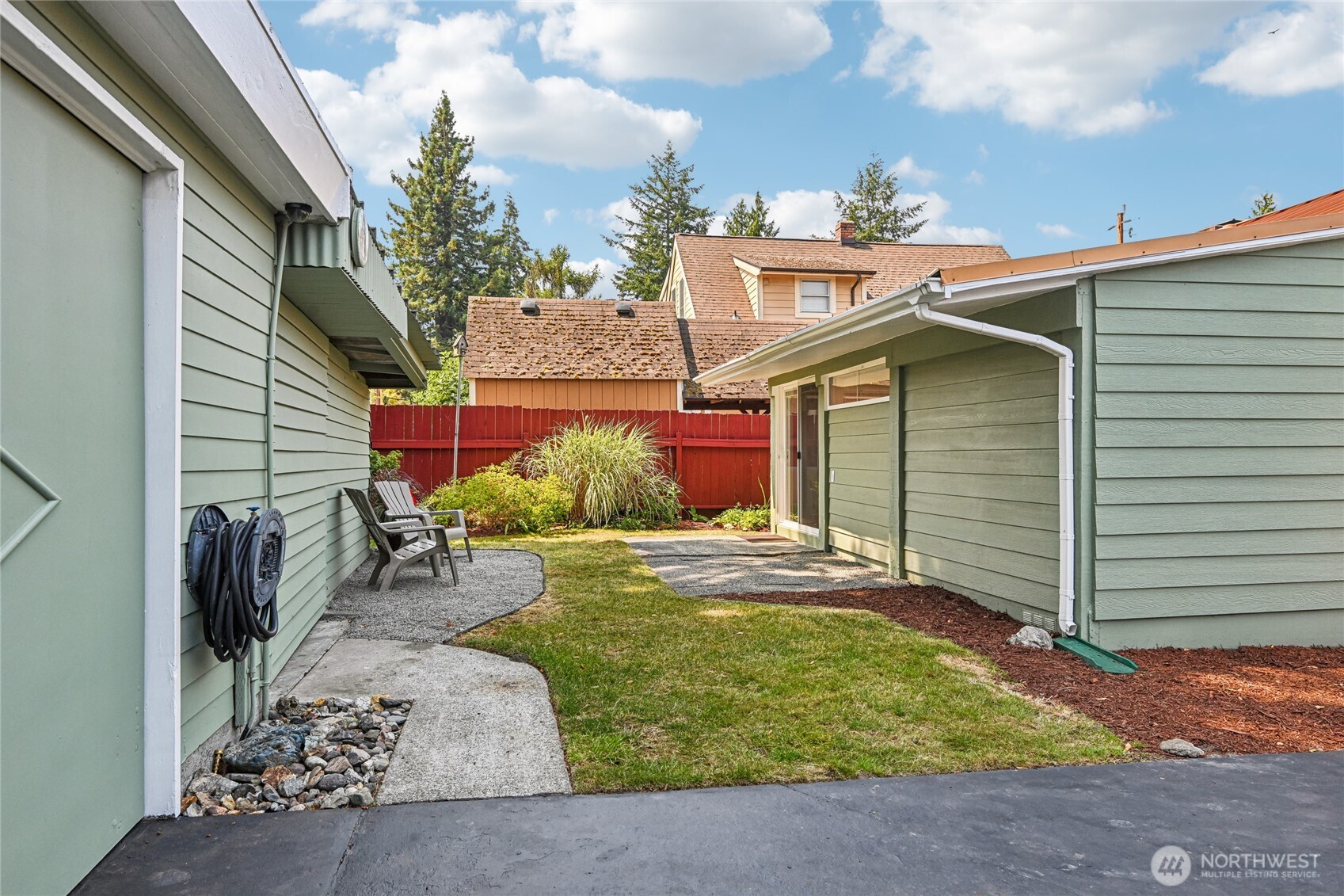 5017 Southwest Grayson Street Seattle, WA 98116 - Photo 28 of 32 Gallery Image 28