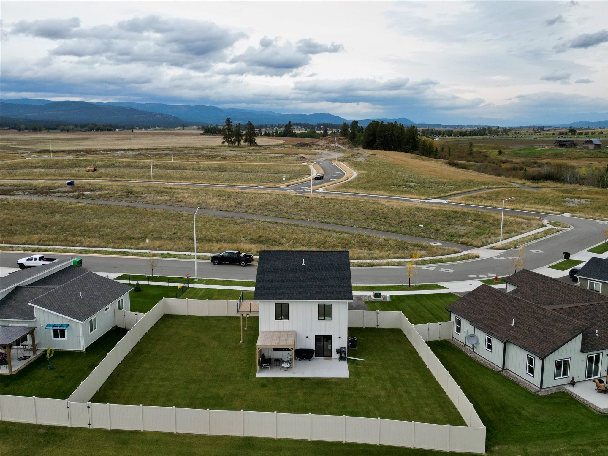 832 Bearhat Mountain Road Kalispell, MT 59901 - Photo 7 of 53 Gallery Image 7