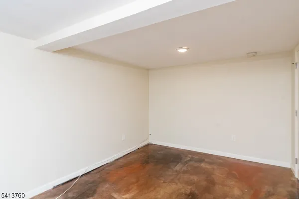 $2,100 | 214 Woodcliff Avenue, Unit 3, Little Falls, NJ 07424