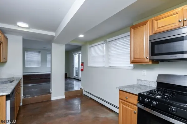$2,100 | 214 Woodcliff Avenue, Unit 3, Little Falls, NJ 07424