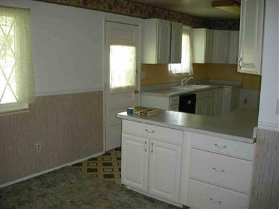 4606 Flushing Road Flint, MI 48504 - Photo 8 of 12 20119161-7.JPG