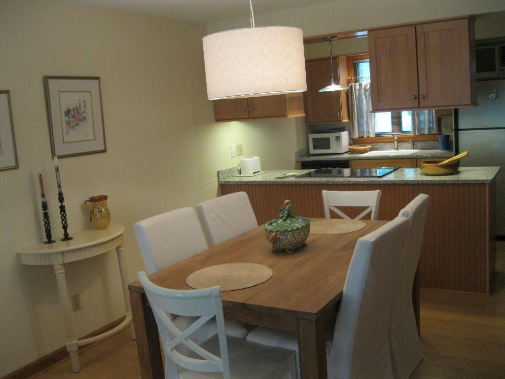 249 Shore Road, Unit 4 Ogunquit, ME 03907 - Photo 5 of 20 Dining area ready for friends and family