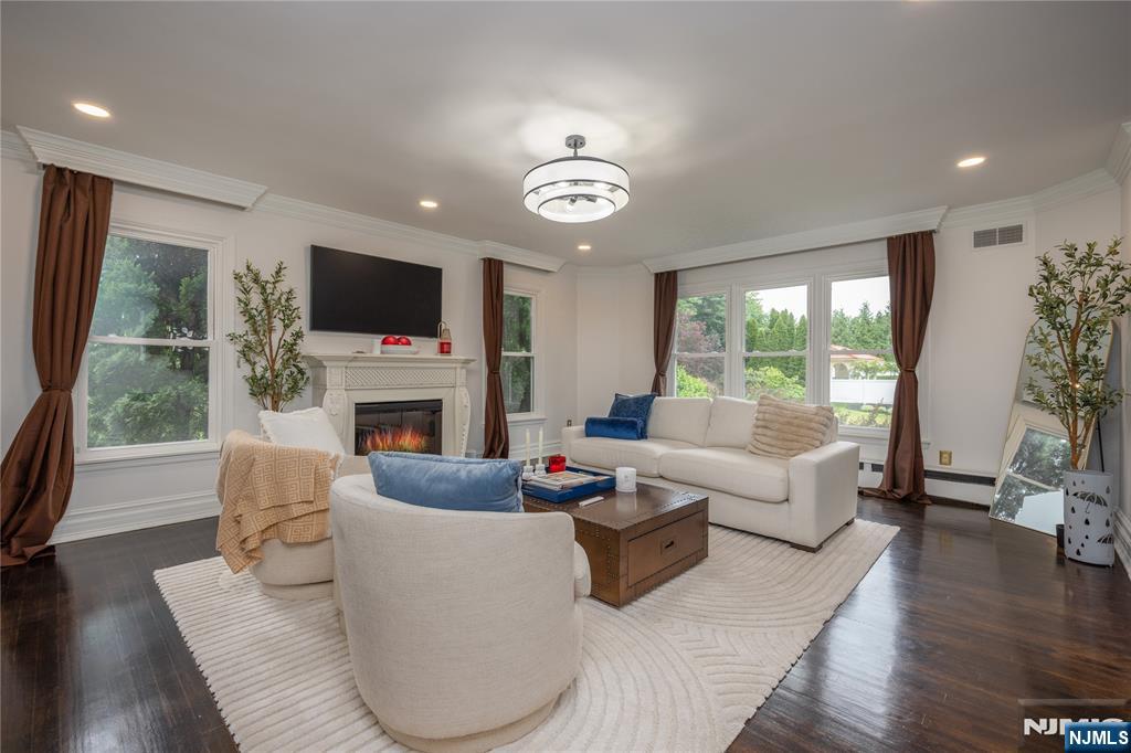11 Gates Place Wayne, NJ 07470 - Photo 11 of 30