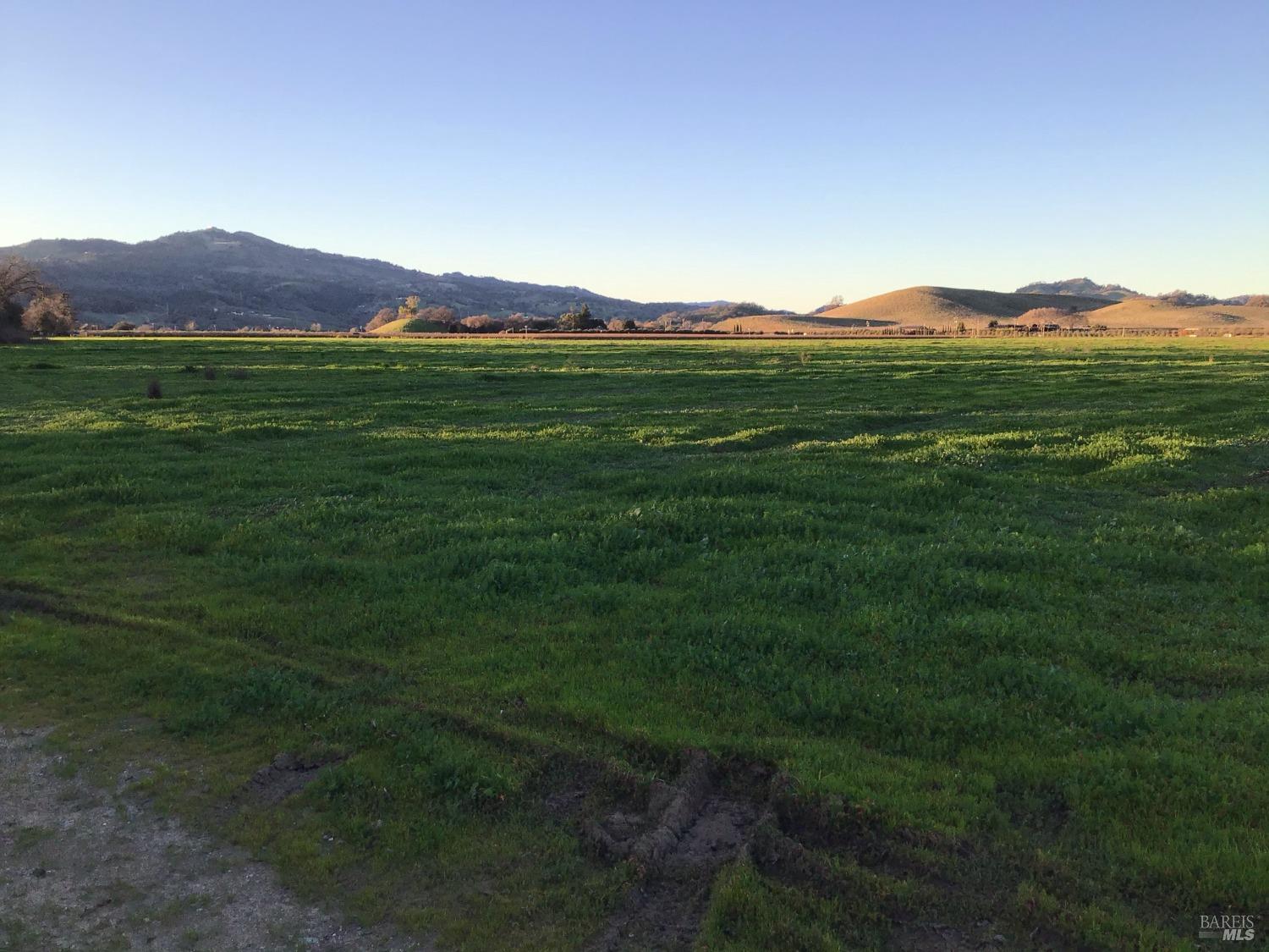 4683 Abernathy Road Fairfield, CA 94534 - Photo 26 of 44 a view of an mountain and an outdoor space