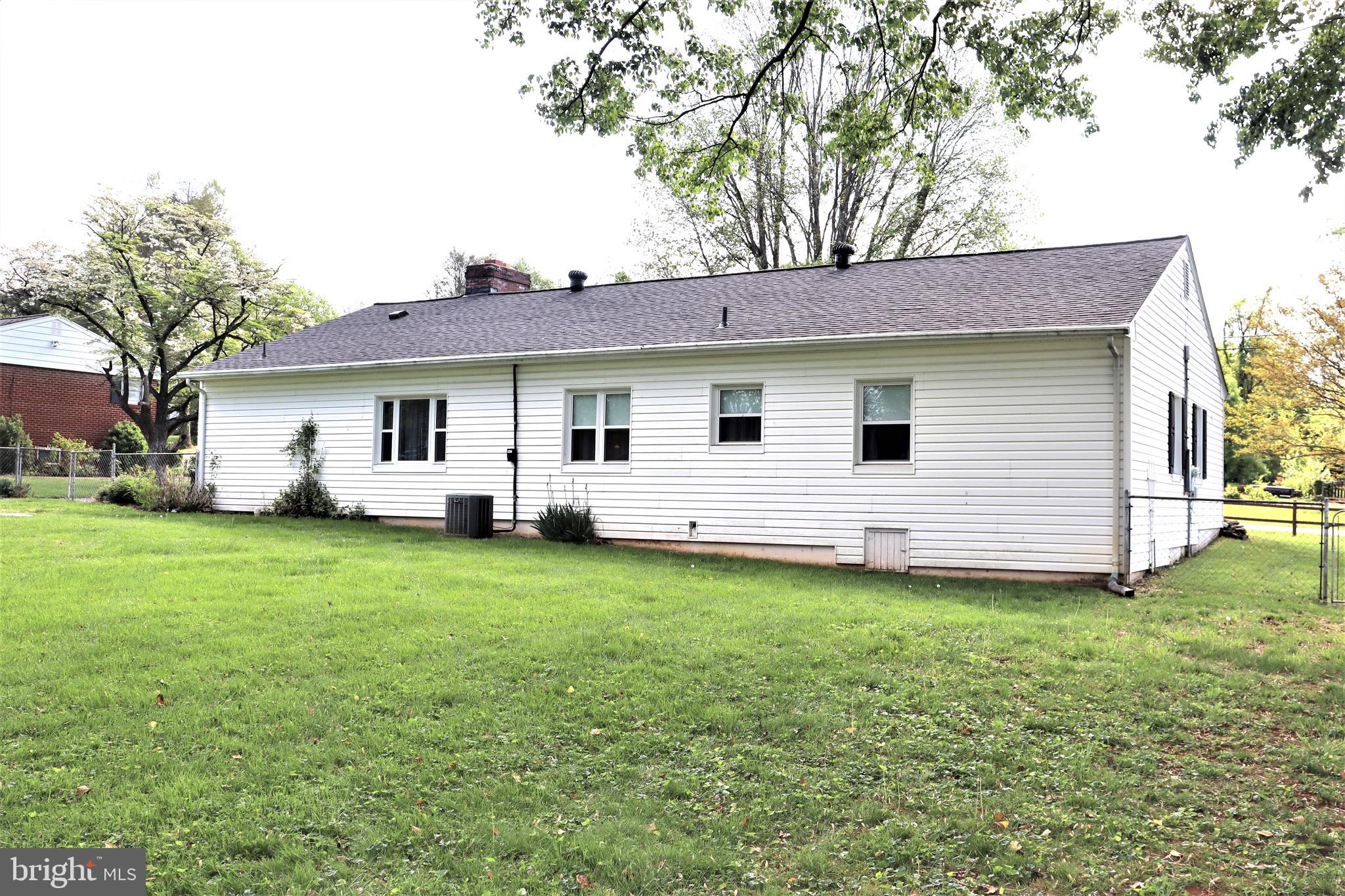 22 Blue Ridge Street Warrenton, VA 20186 - Photo 25 of 28 Rear of home