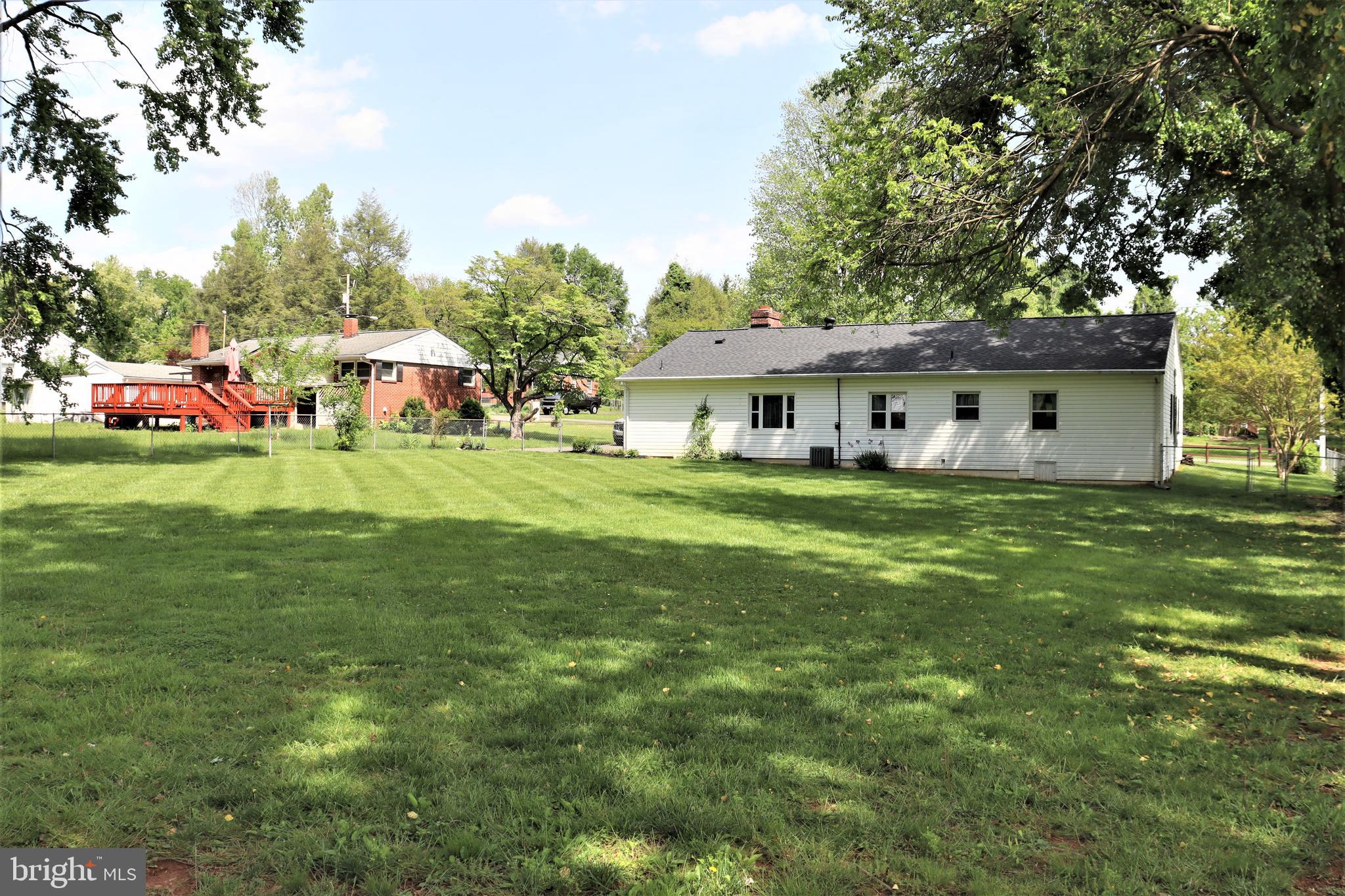 22 Blue Ridge Street Warrenton, VA 20186 - Photo 27 of 28 Fenced rear yard