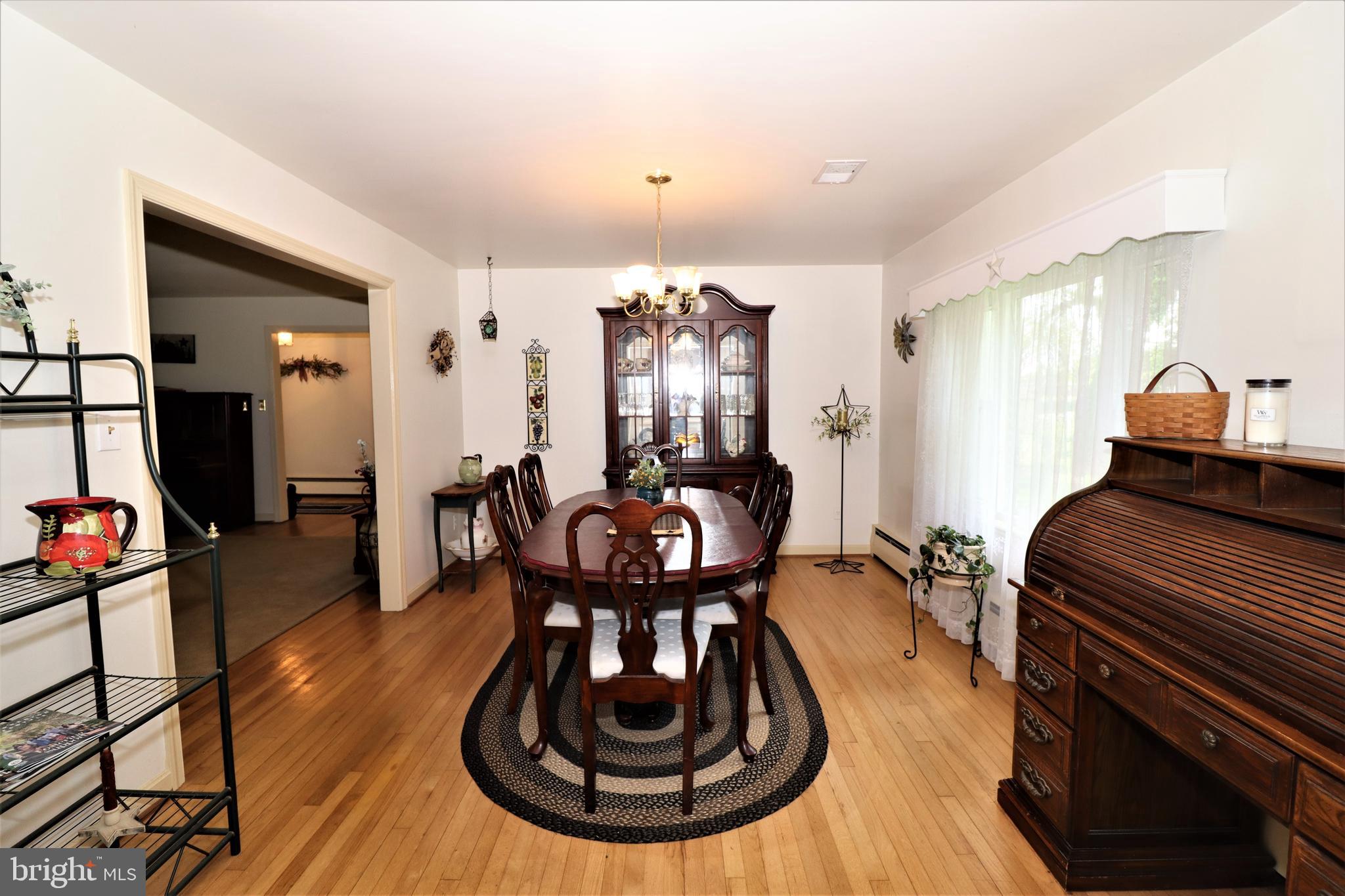 22 Blue Ridge Street Warrenton, VA 20186 - Photo 9 of 28 Large dining room