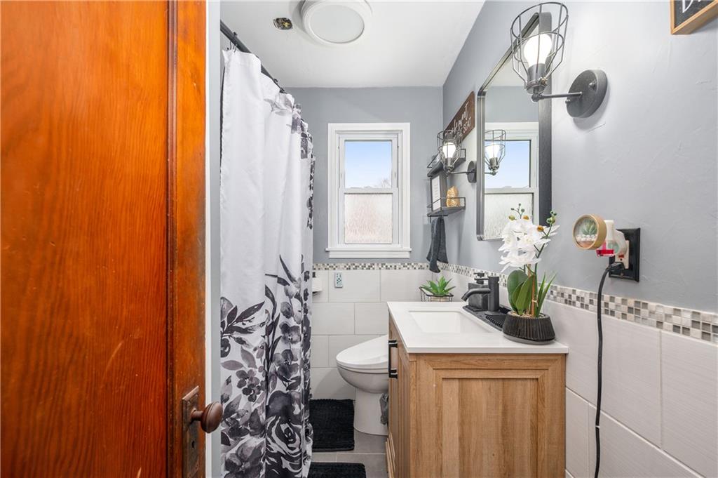 1525 Neely Street Natrona Heights, PA 15065 - Photo 13 of 26