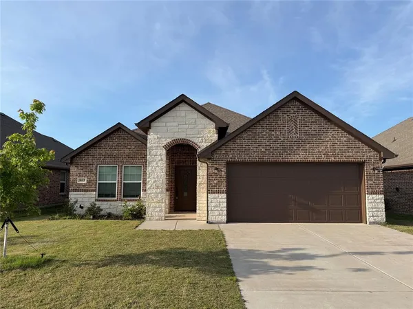$1,900 | 805 Hardaway Lane, Greenville, TX 75402