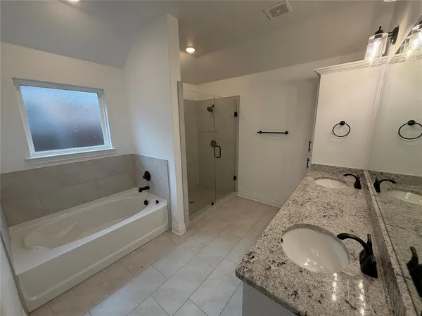 $1,900 | 805 Hardaway Lane, Greenville, TX 75402