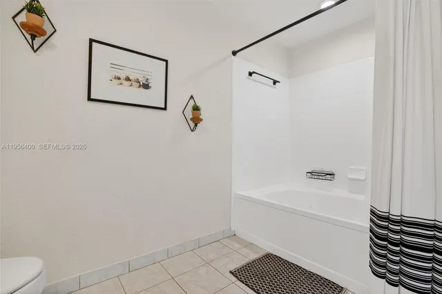 $2,300 | 8251 San Carlos Circle, Unit 8251, Tamarac, FL 33321