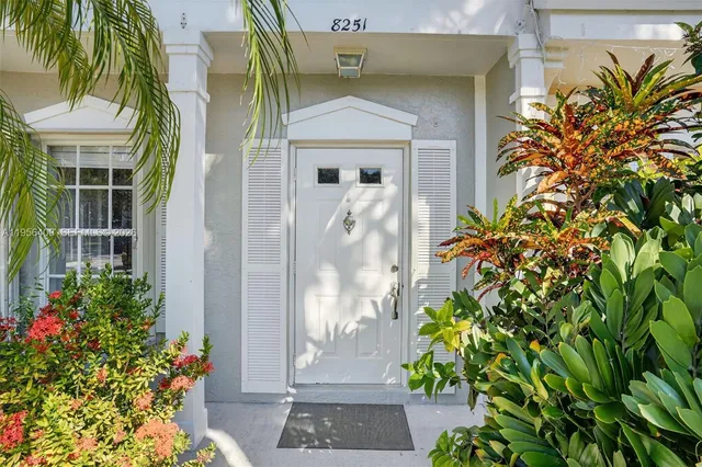 $2,300 | 8251 San Carlos Circle, Unit 8251, Tamarac, FL 33321