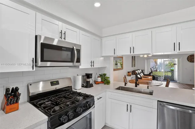 $2,300 | 8251 San Carlos Circle, Unit 8251, Tamarac, FL 33321