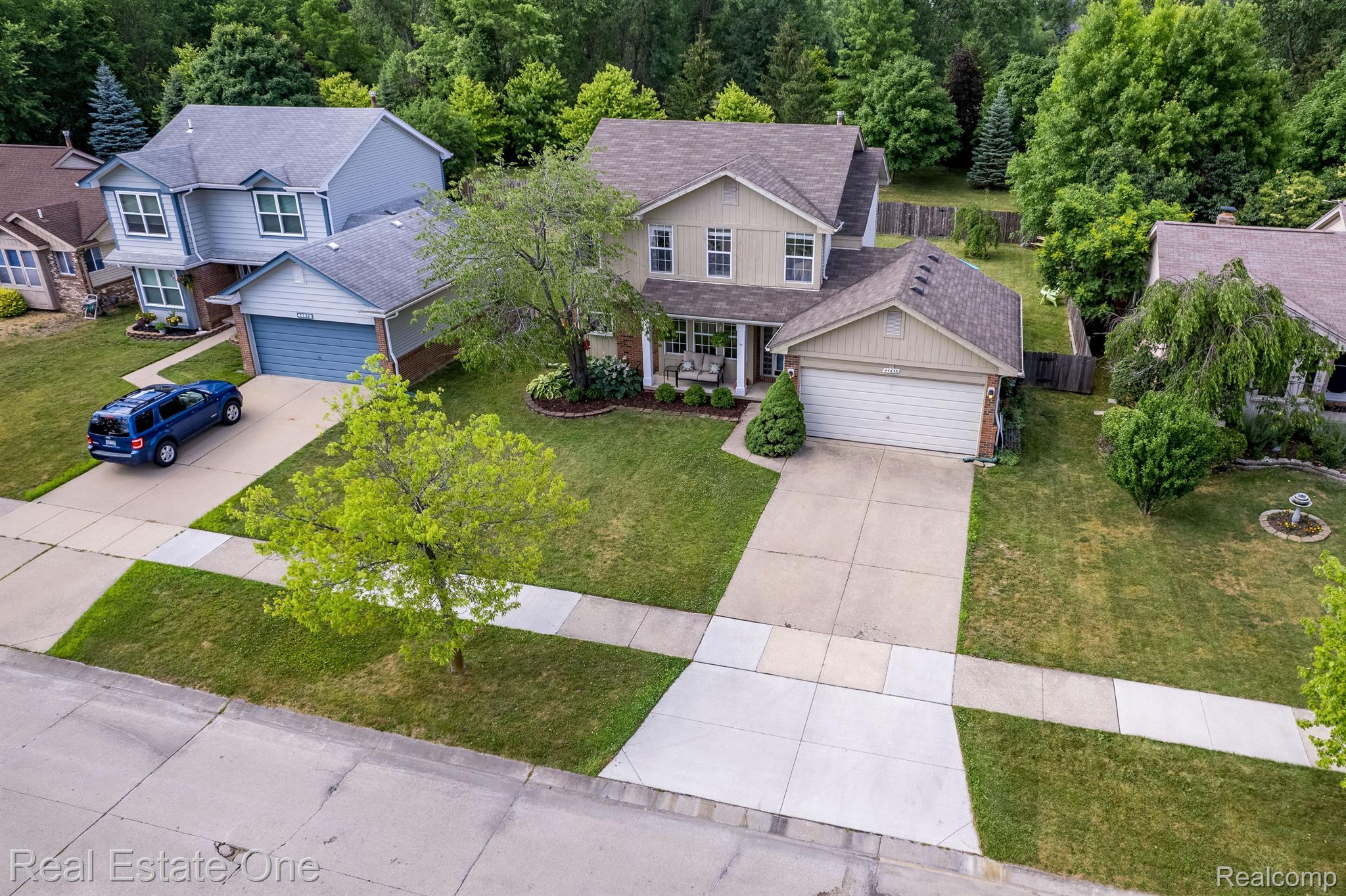 44638 Ridgefield Road Canton, MI 48188 - Photo 2 of 21 OVERHEAD FRONT ELEVATION