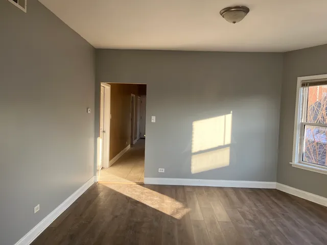 $2,000 | 1451 North Massasoit Avenue, Unit 2, Chicago, IL 60651