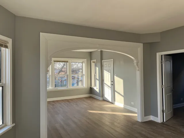 $2,000 | 1451 North Massasoit Avenue, Unit 2, Chicago, IL 60651