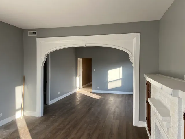 $2,000 | 1451 North Massasoit Avenue, Unit 2, Chicago, IL 60651