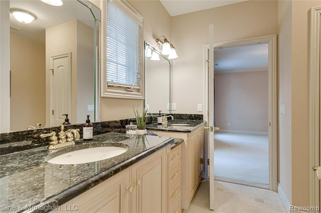 45 Roslyn Road Grosse Pointe Shores, MI 48236 - Photo 52 of 88