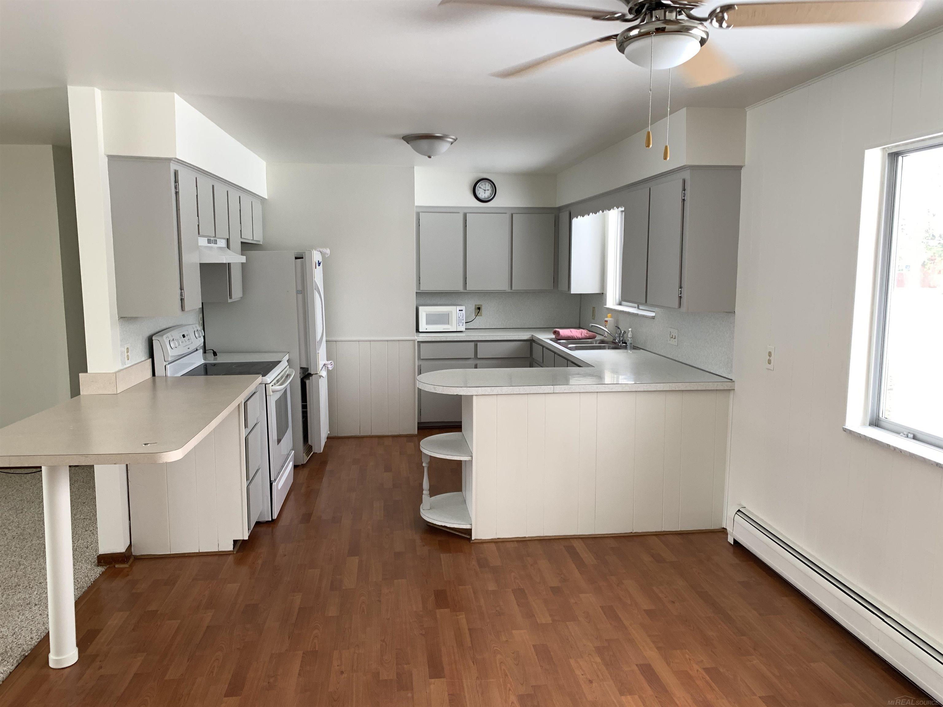 69150 Romeo Plank Road Armada, MI 48005 - Photo 10 of 30 50102251-9.JPG