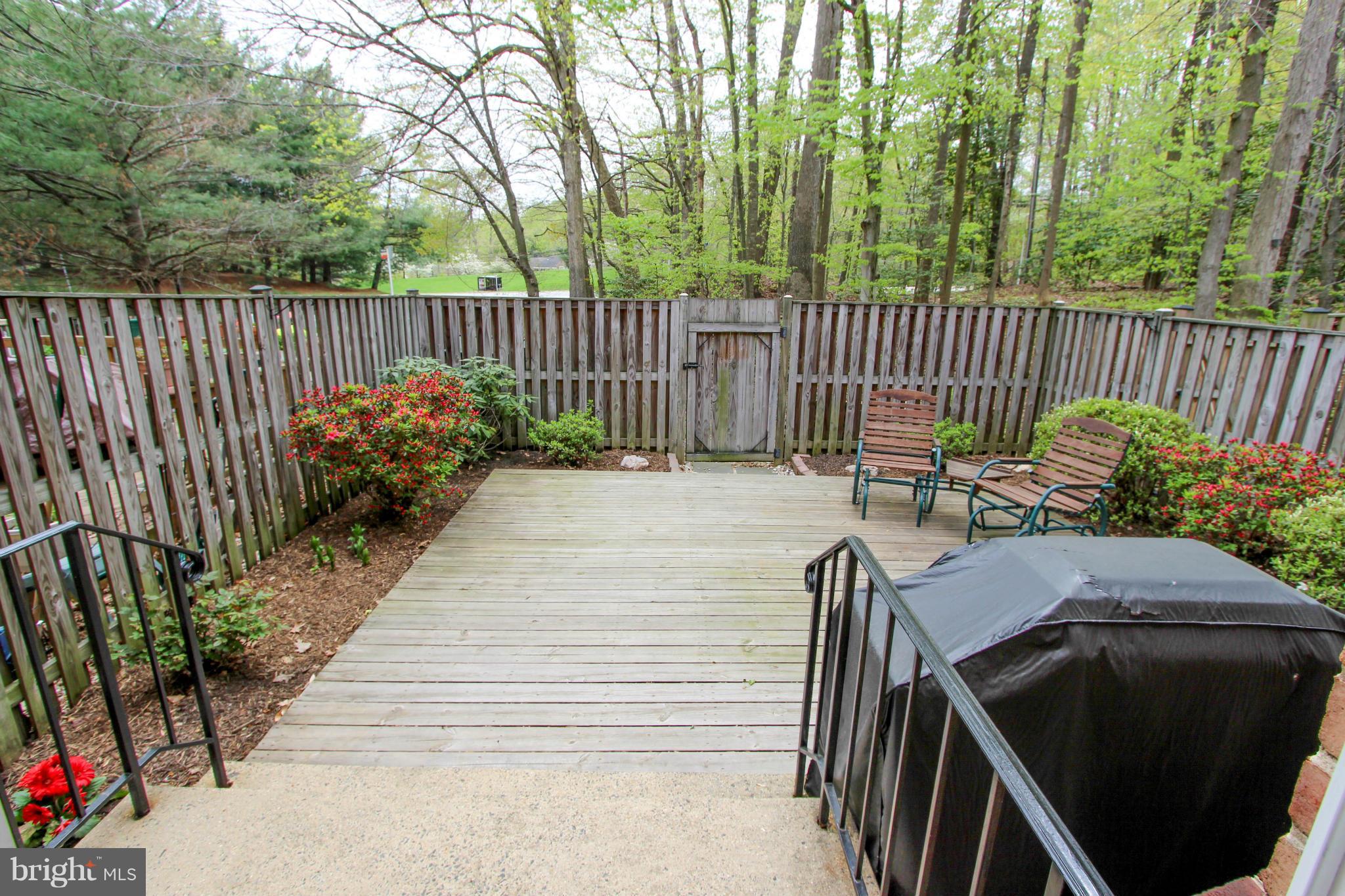 9023 Rosewall Court Springfield, VA 22152 - Photo 14 of 30 Exterior (Rear)