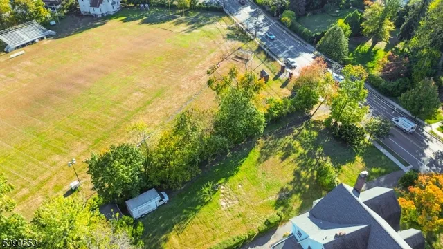 a view of an outdoor space and garden
