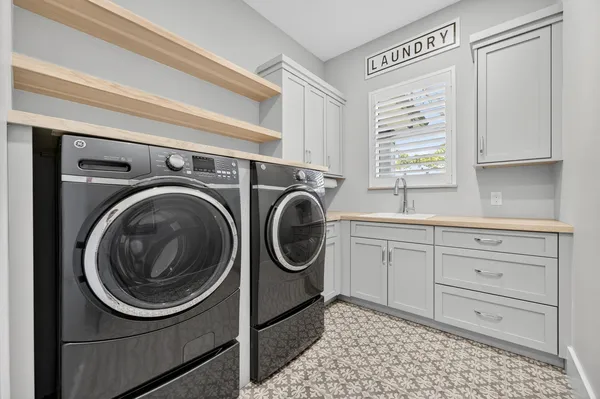 $1,085,000 | 5701 Red Cedar Street, Pensacola, FL 32507