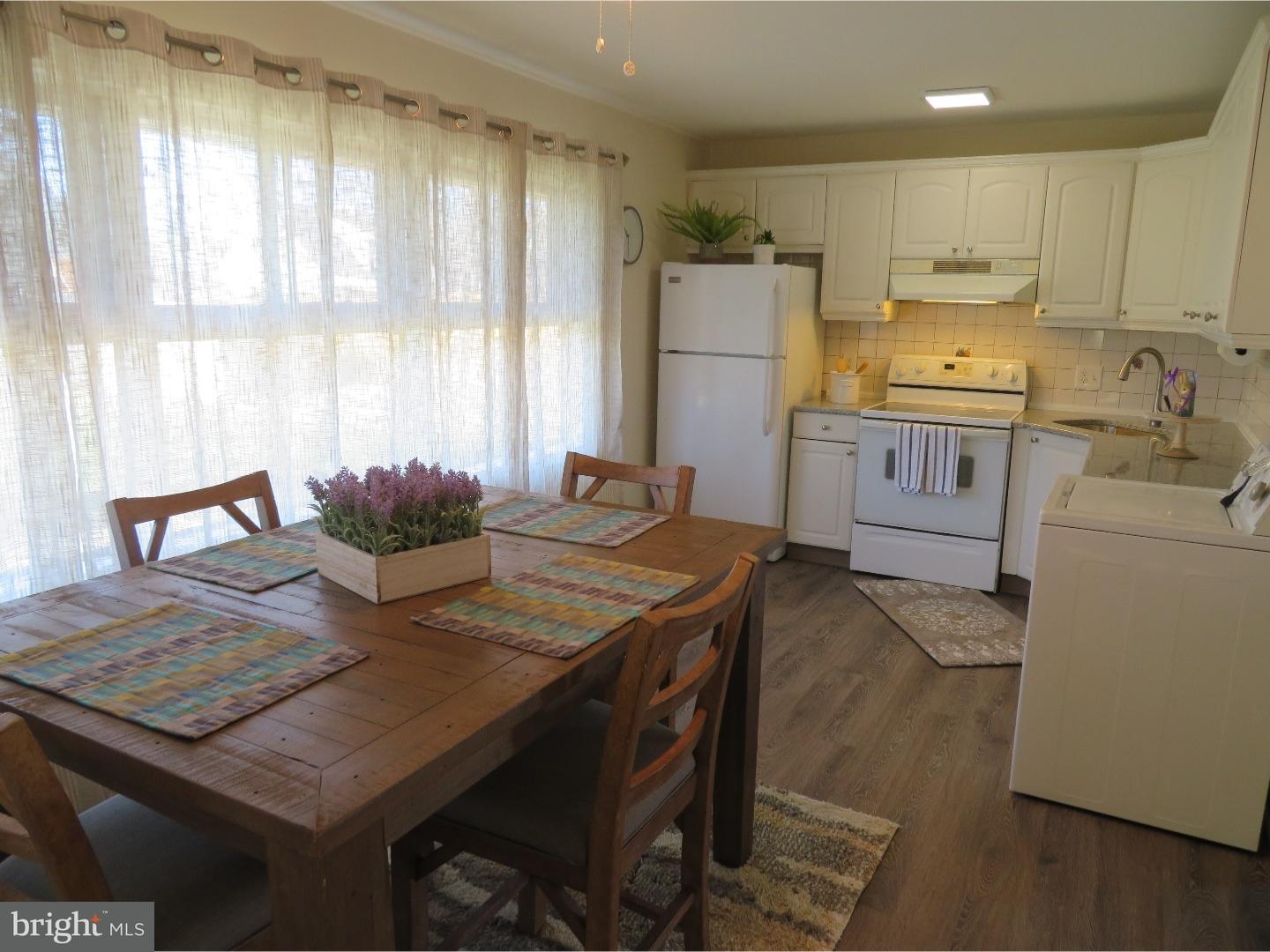 59 Canyon Road Levittown, PA 19057 - Photo 2 of 6 Kitchen