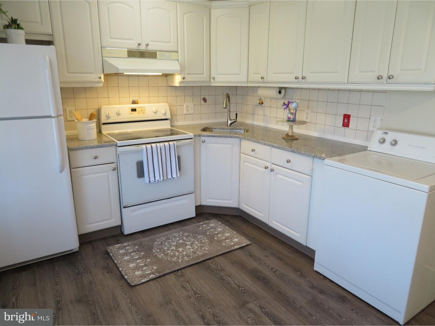 59 Canyon Road Levittown, PA 19057 - Photo 3 of 6 Kitchen