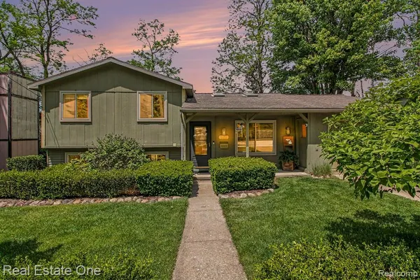 $435,000 | 520 West Huron Street, Milford, MI 48381