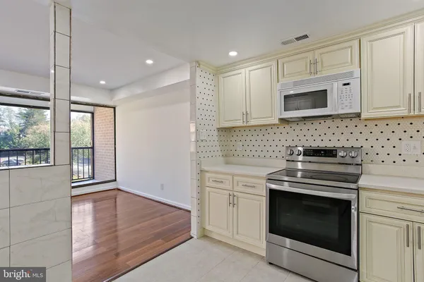 $1,650 | 6317 Park Heights Avenue, Unit 417, Baltimore, MD 21215