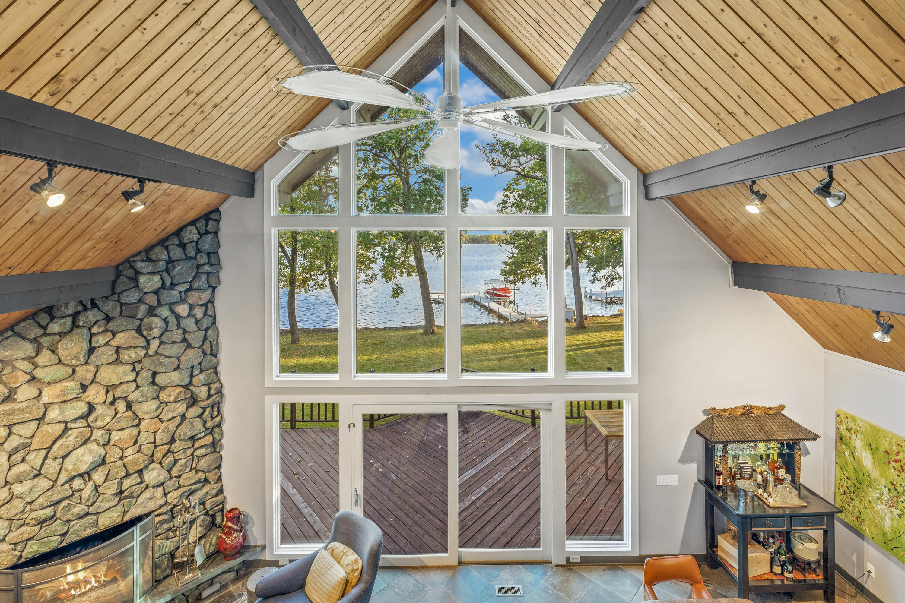 2810 Willow Point Drive Delavan, WI 53115 - Photo 20 of 36 Living Room