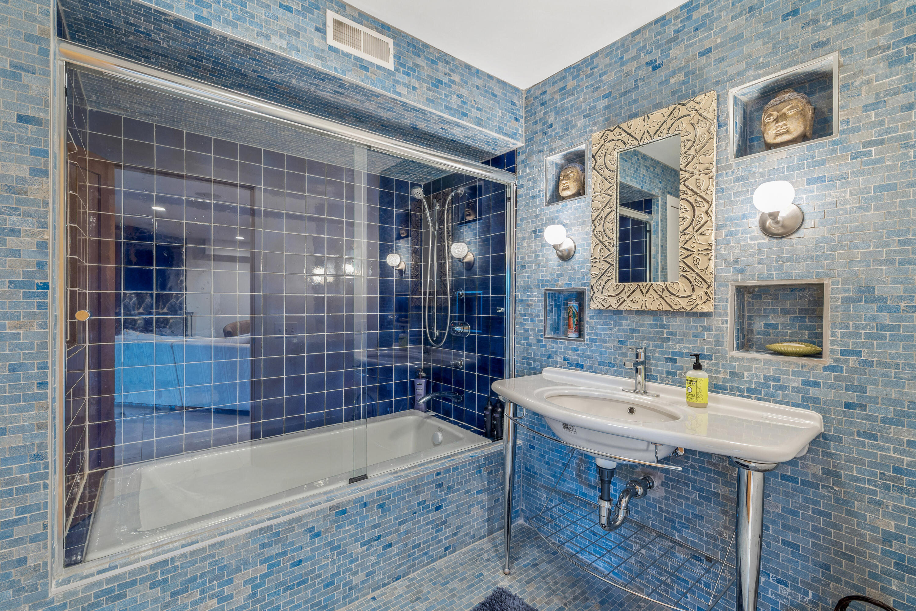 2810 Willow Point Drive Delavan, WI 53115 - Photo 24 of 36 Guest Bath