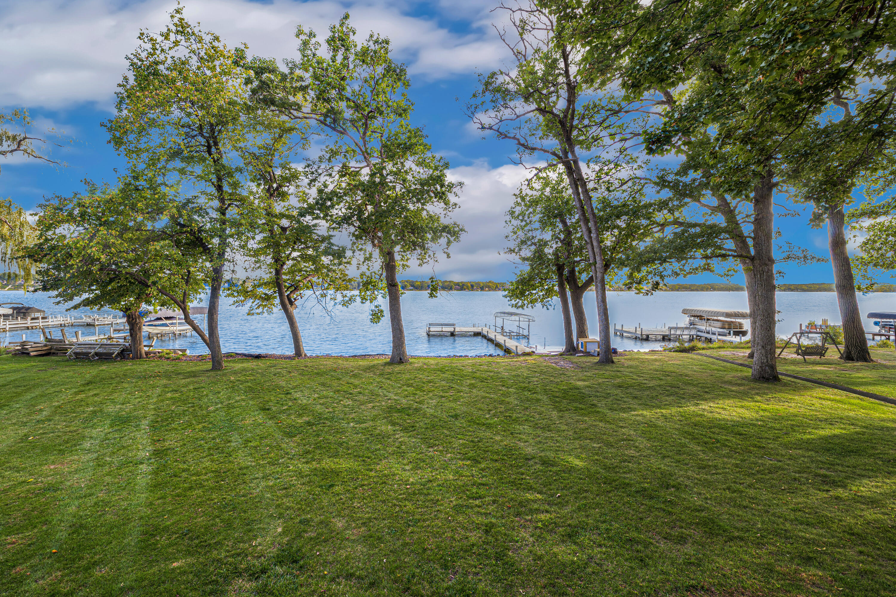 2810 Willow Point Drive Delavan, WI 53115 - Photo 29 of 36 Lakeside Lawn