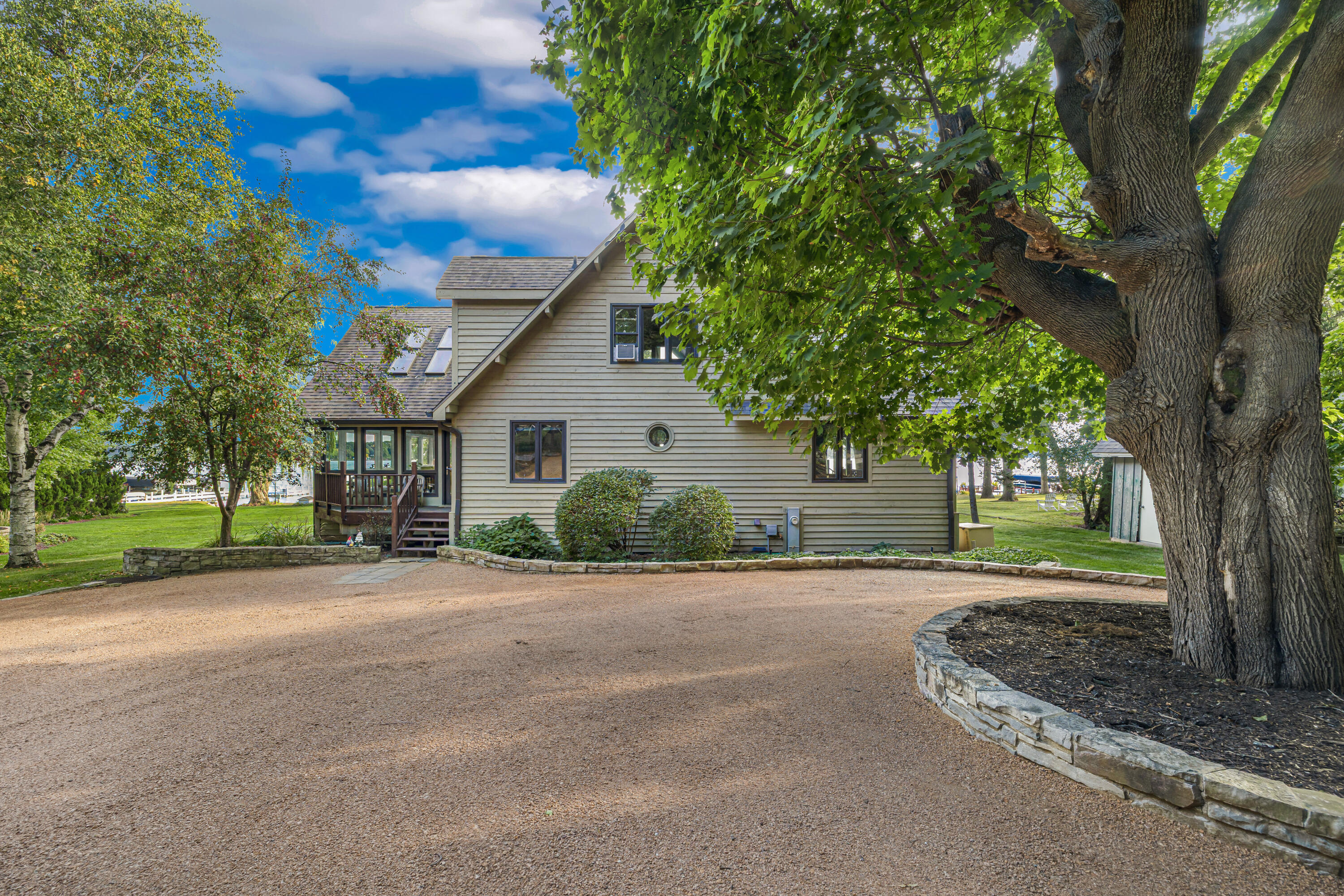 2810 Willow Point Drive Delavan, WI 53115 - Photo 6 of 36 Crushed Granite Driveway