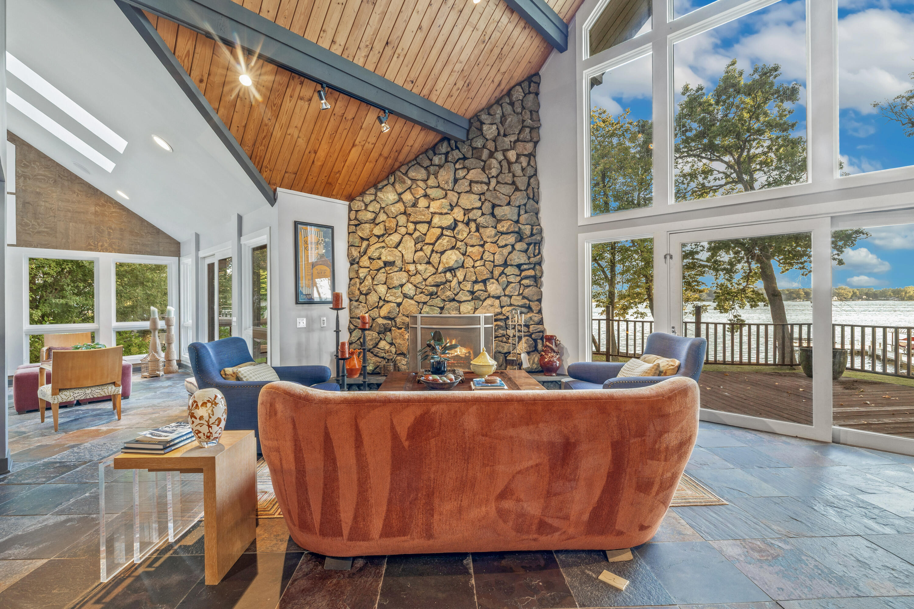 2810 Willow Point Drive Delavan, WI 53115 - Photo 8 of 36 Living Room