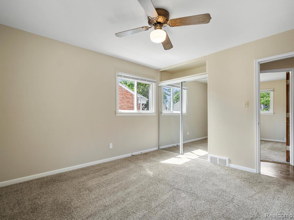 31553 Marblehead Road Farmington, MI 48336 - Photo 20 of 32